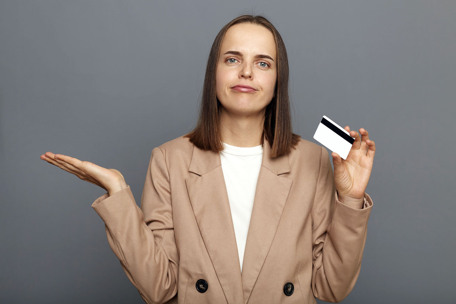 Bør du velge kredittkort eller forbrukslån